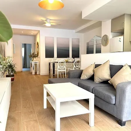 Your Poolside Paradise By The Sea * Port Saplaya